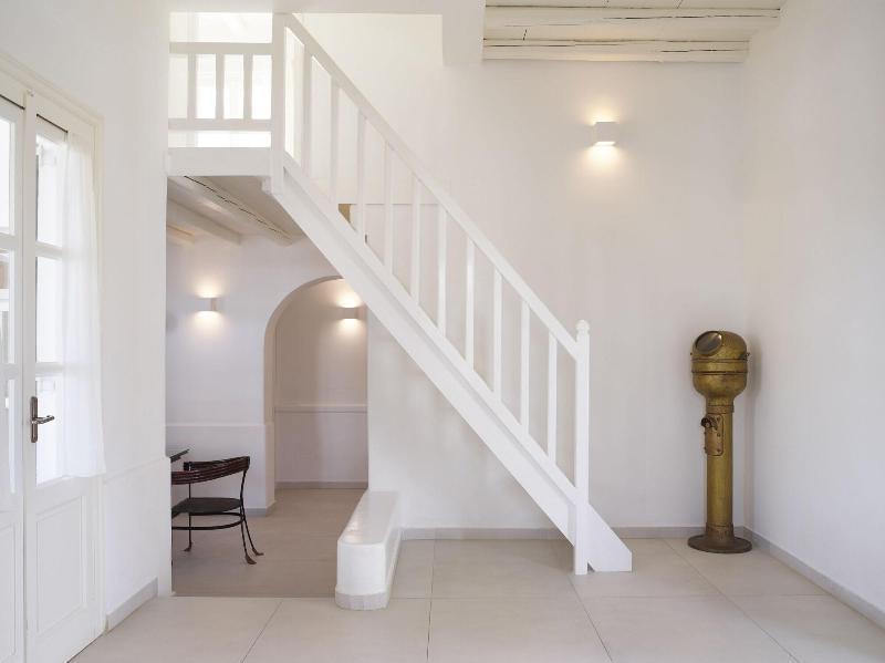 Kallos Of Mykonos - Previous Leonis Summer 3*